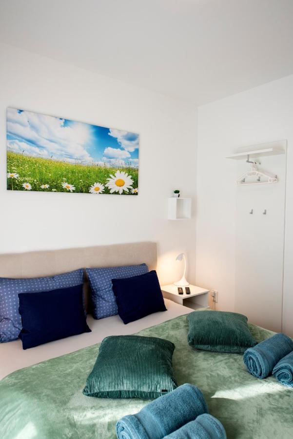 Lovely Apartman- Free Parking เปตช์ ภายนอก รูปภาพ